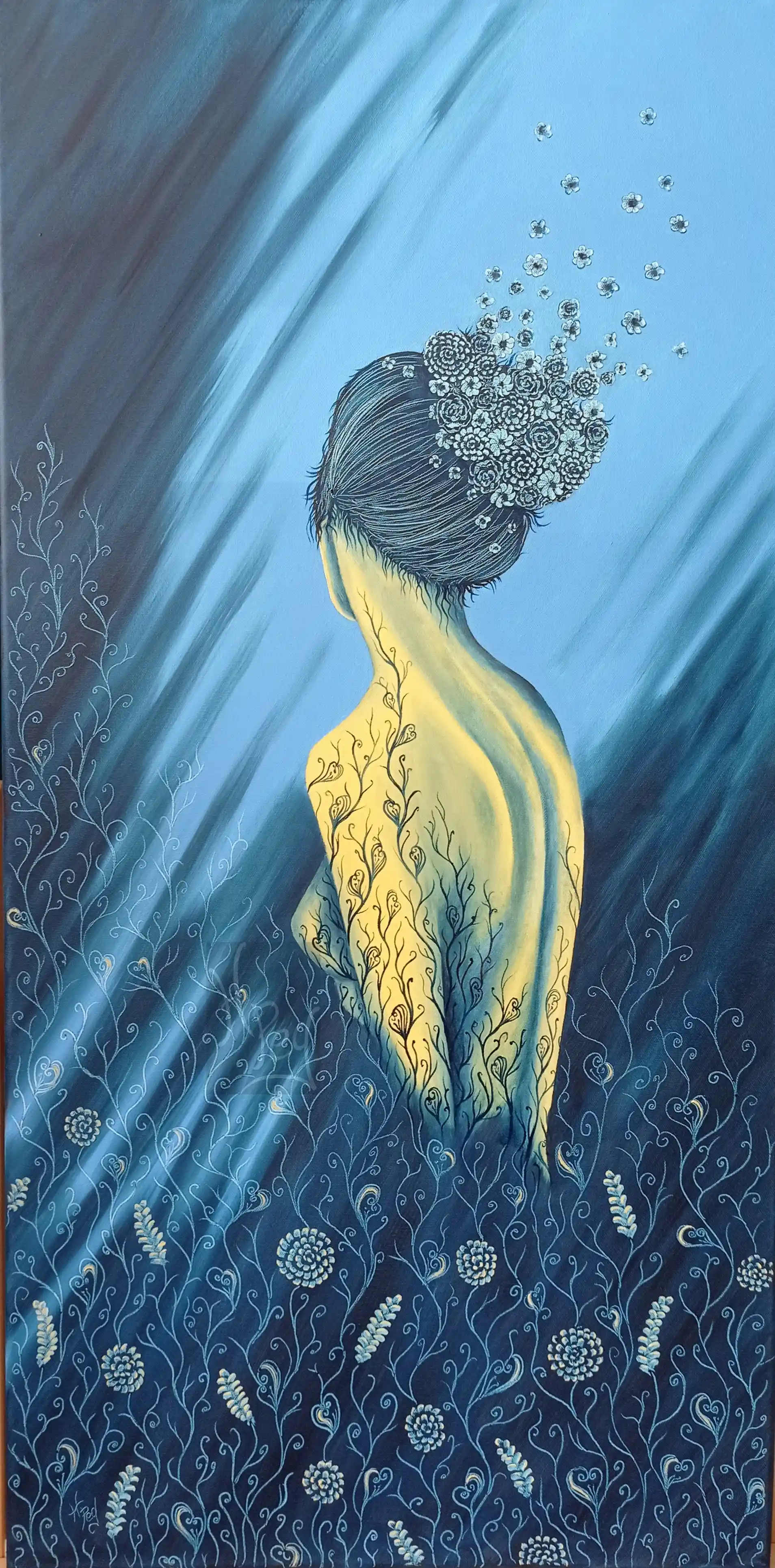 Une femme bleue en train de rêvasser
